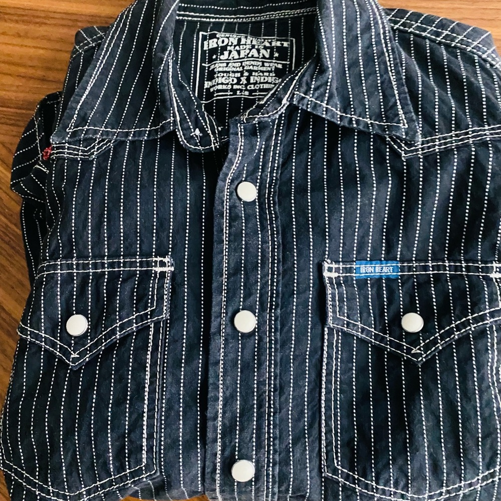 Women Iron Heart Shirt Sz S